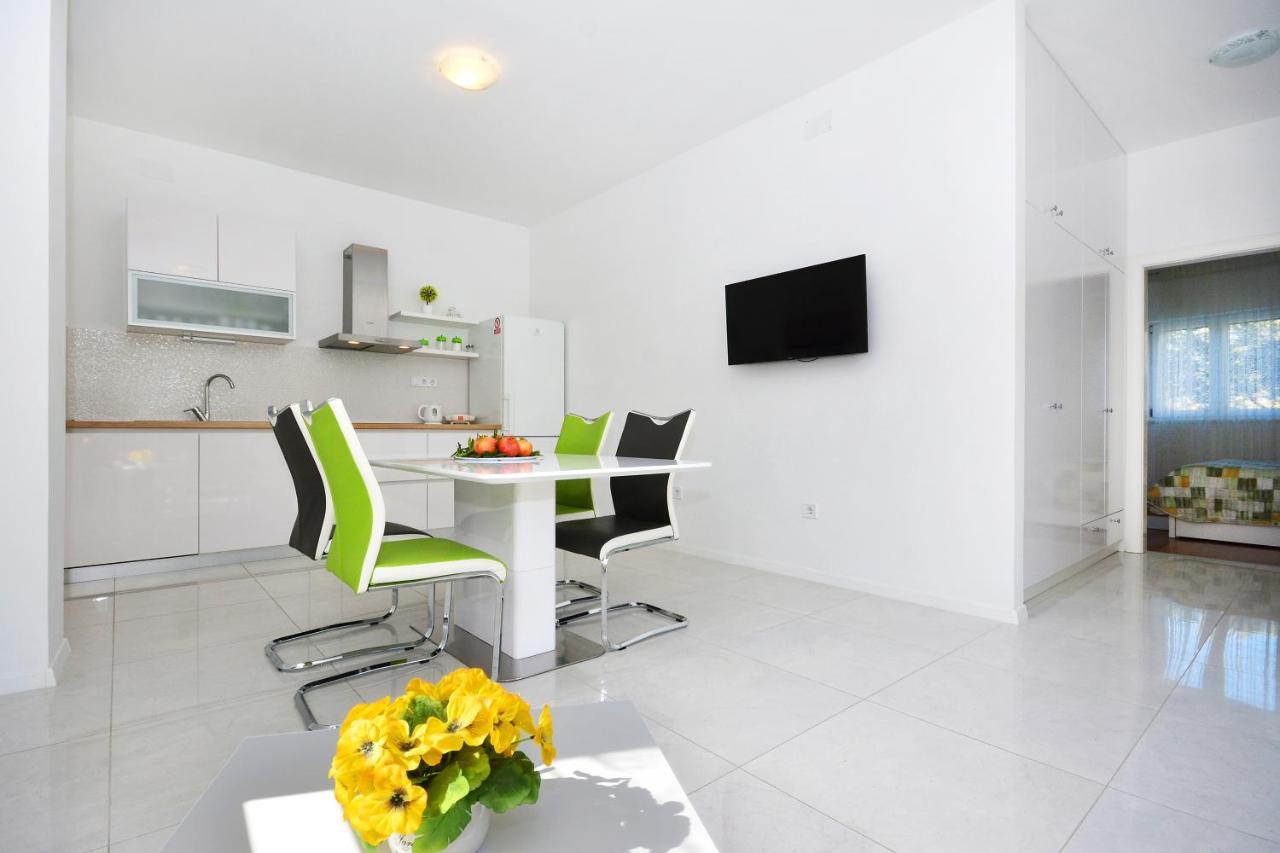Seas The Day Apartments Podstrana Eksteriør billede
