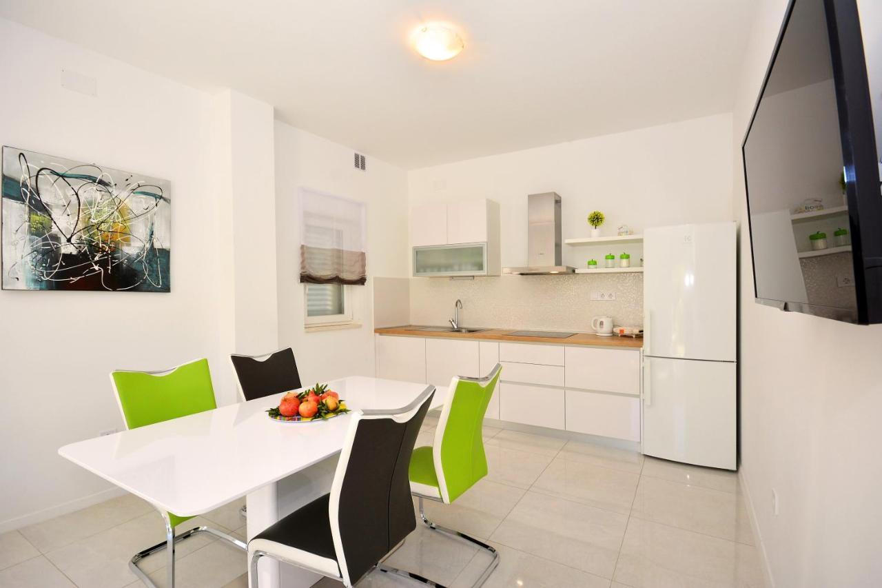 Seas The Day Apartments Podstrana Eksteriør billede